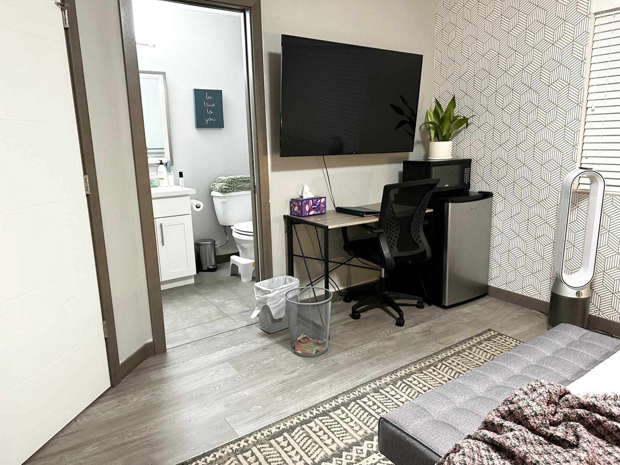 Central Tacoma Homestay With Breakfast Included -Private Room- Room photo